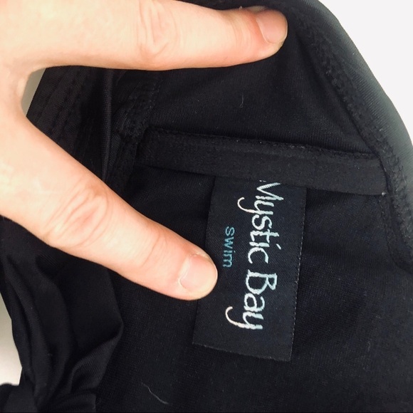 Mystic Bay  bikini top with black bottoms size L - Picture 4 of 9